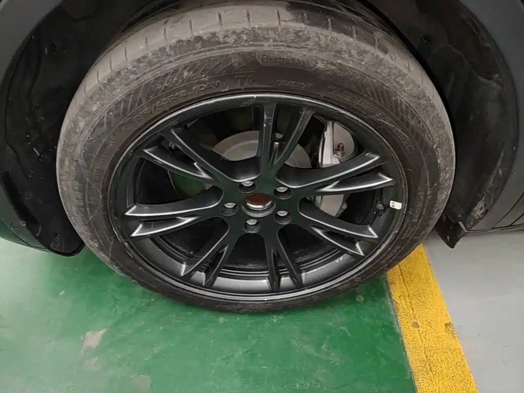 Tesla Model Y — фото 23