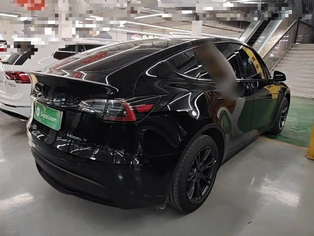 Tesla Model Y — фото 7
