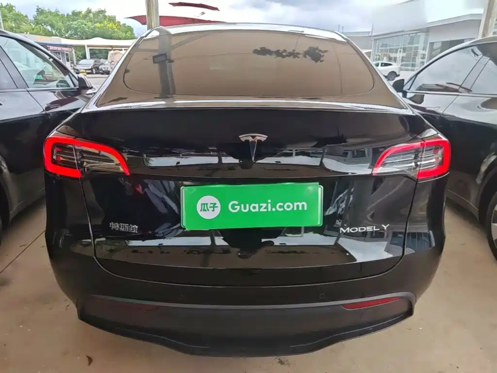 Tesla Model Y — фото 6