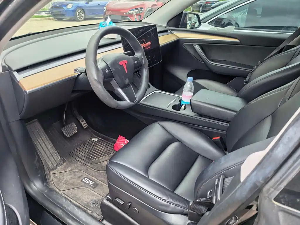 Tesla Model Y — фото 3