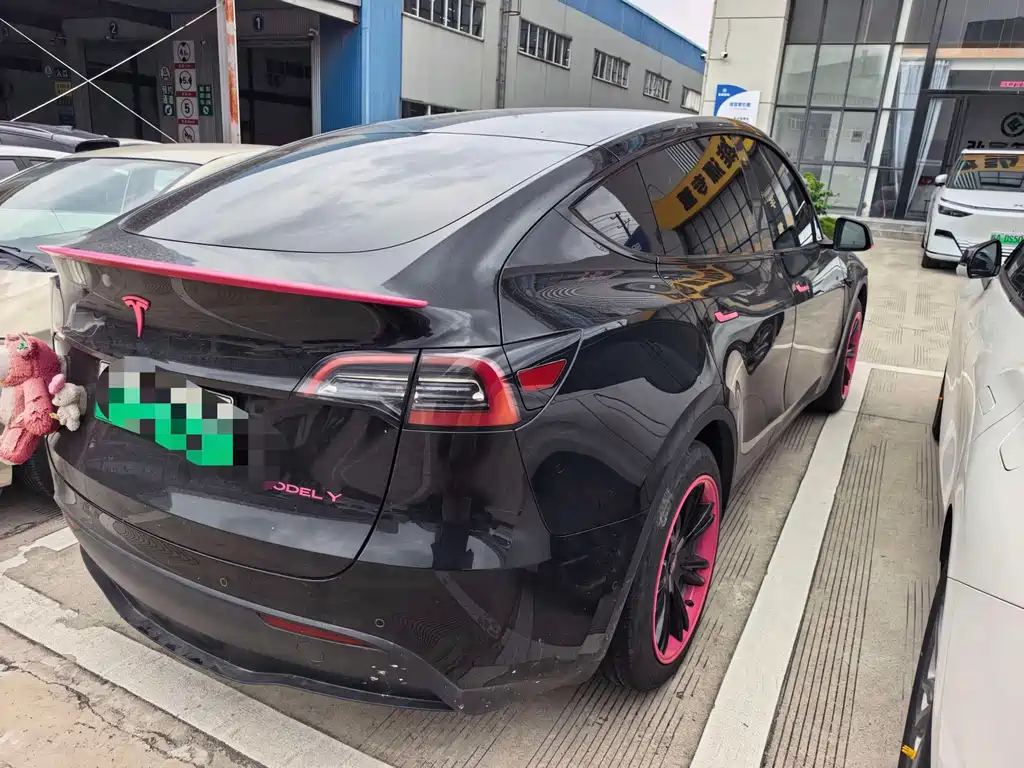 Tesla Model Y — фото 7
