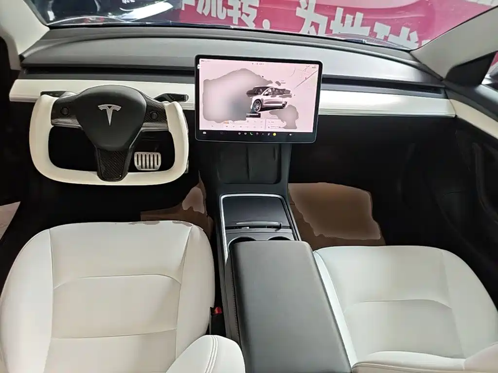 Tesla Model 3 — фото 10