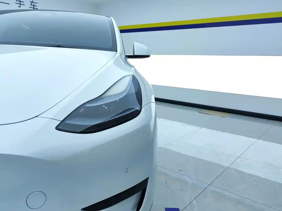 Tesla Model Y — фото 5