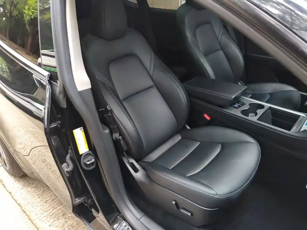 Tesla Model Y — фото 25