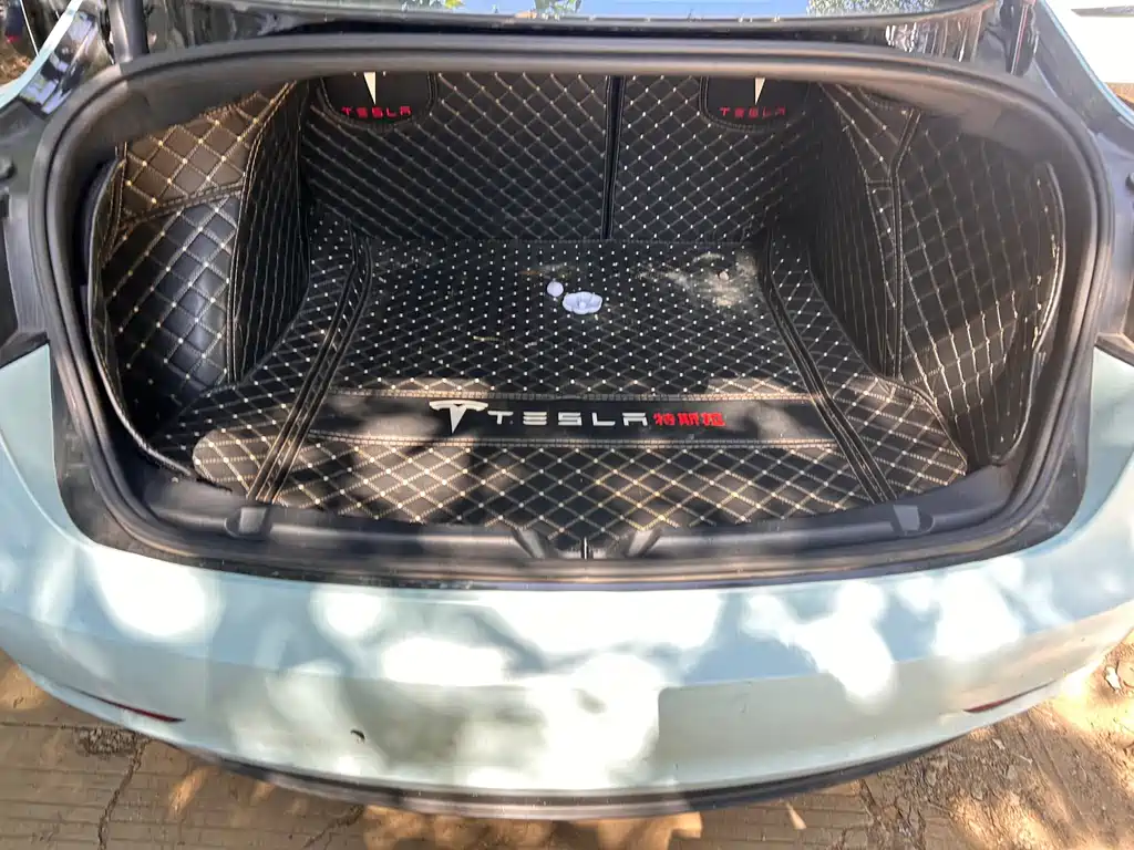 Tesla Model 3 — фото 4