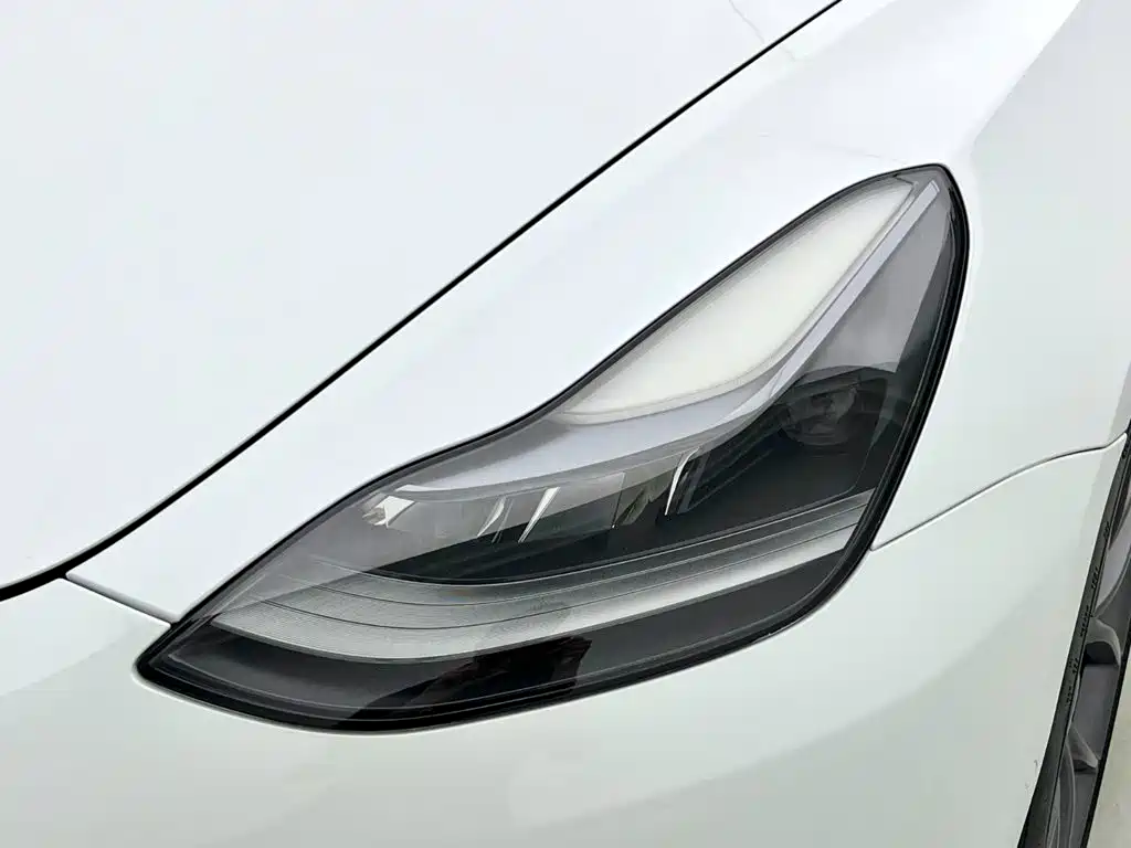 Tesla Model 3 — фото 6