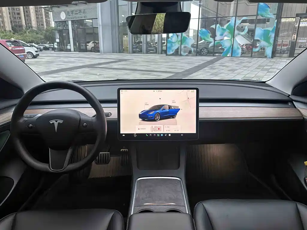 Tesla Model 3 — фото 5