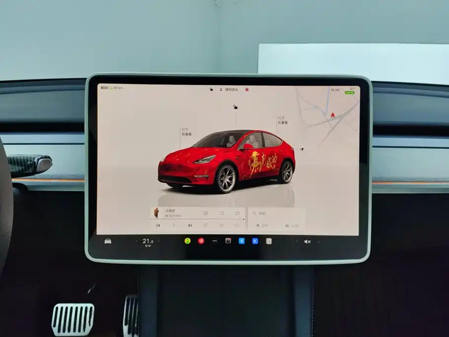 Tesla Model Y — фото 13