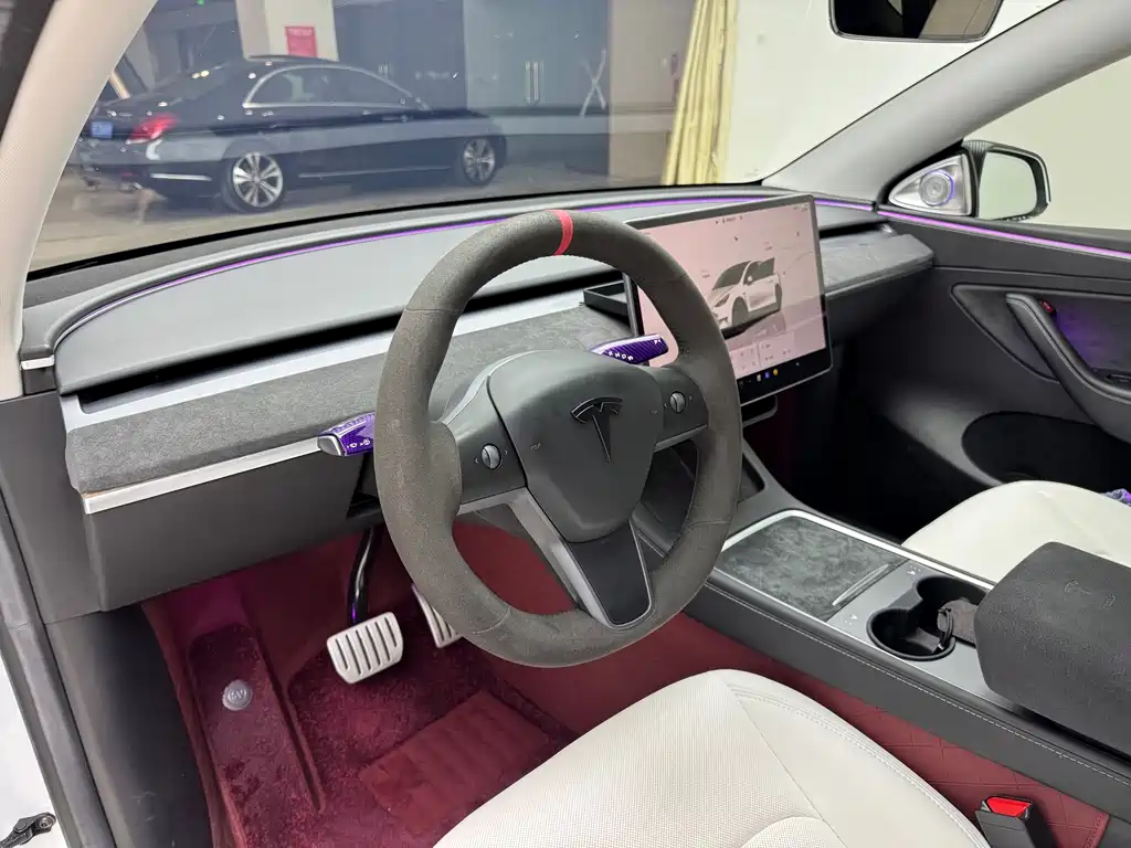 Tesla Model Y — фото 7