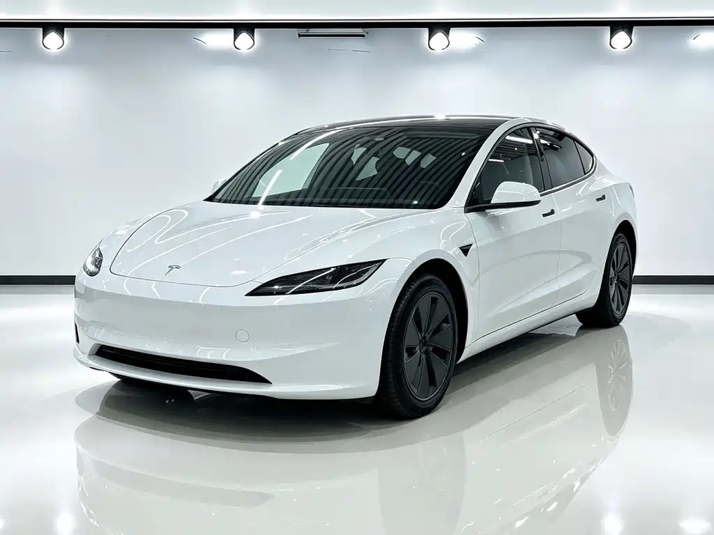 Tesla Model 3 — фото 4