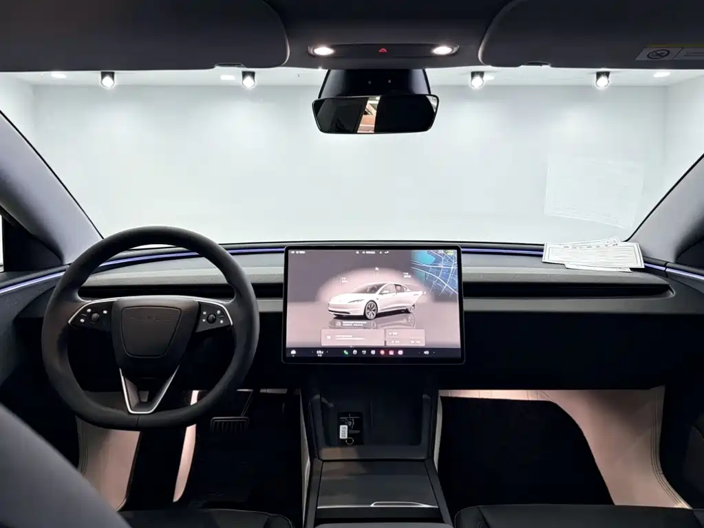 Tesla Model 3 — фото 5