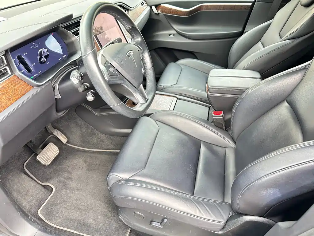 Tesla Model X — фото 4