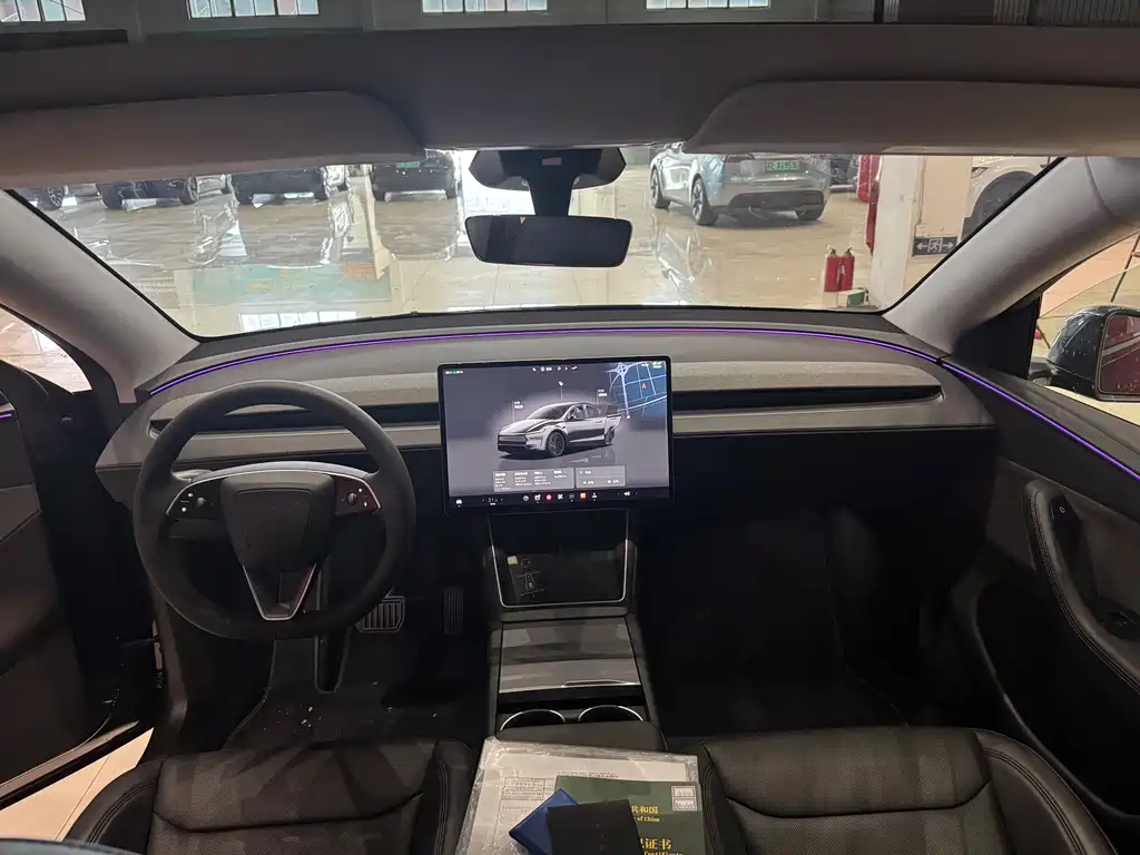 Tesla Model Y — фото 8