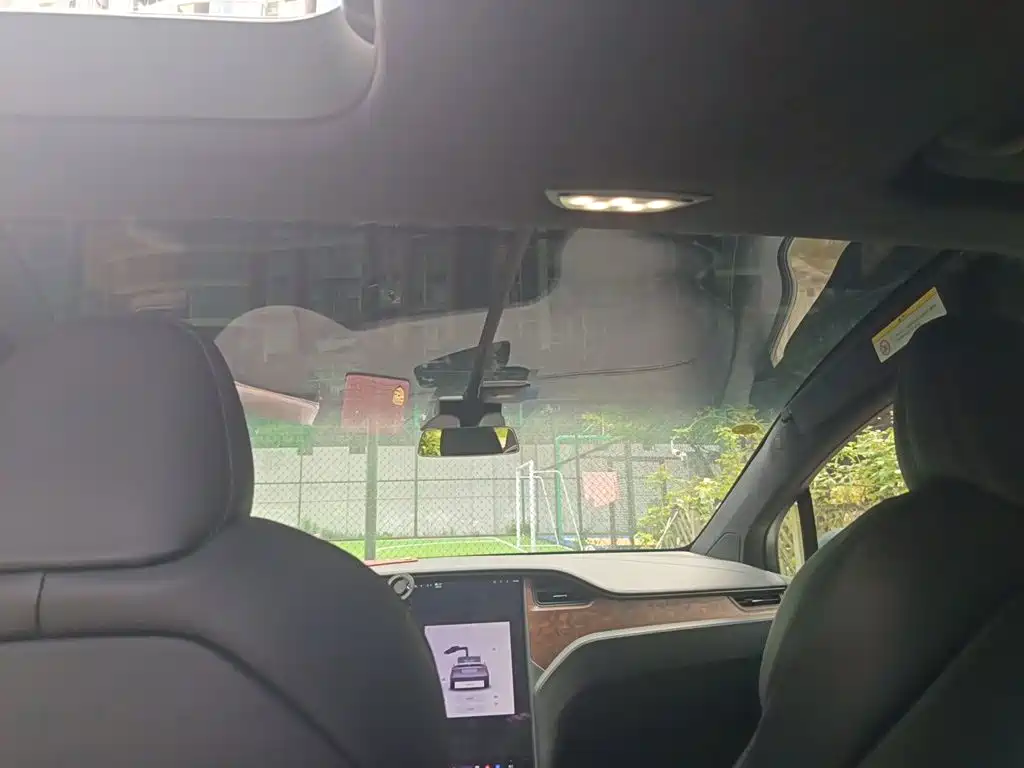 Tesla Model X — фото 9