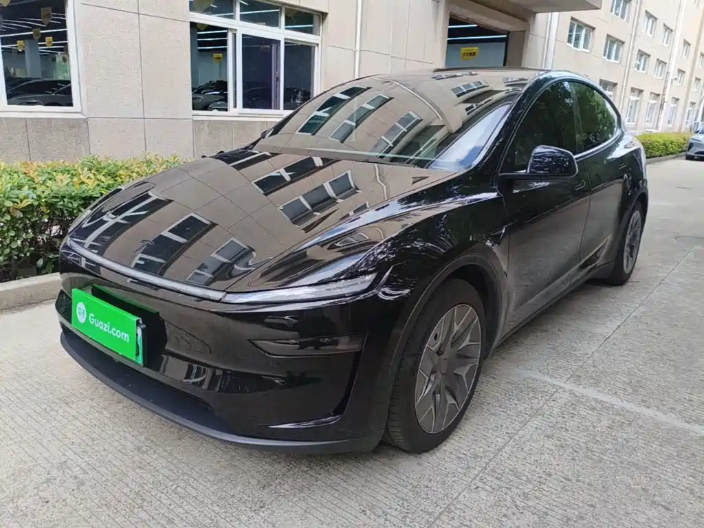 Tesla Model Y L — фото 2