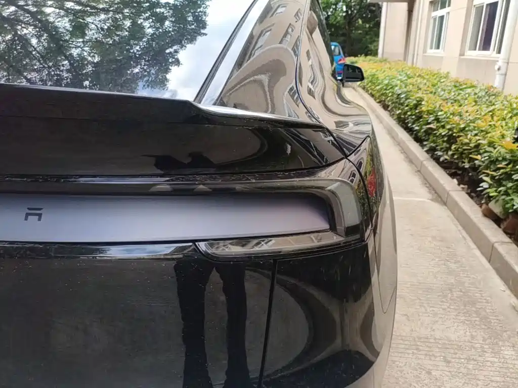 Tesla Model Y L — фото 8