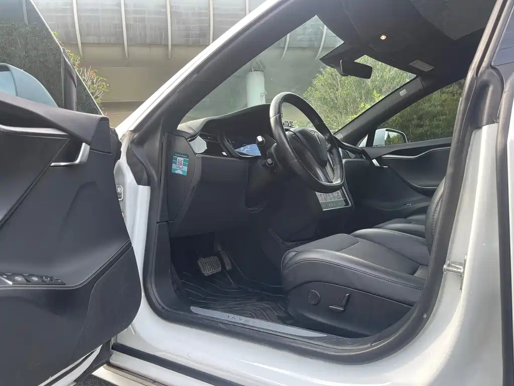 Tesla Model S — фото 13