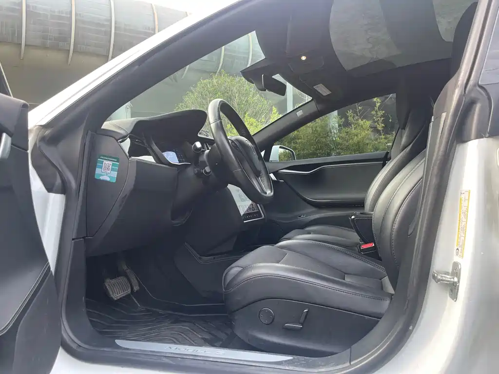 Tesla Model S — фото 14