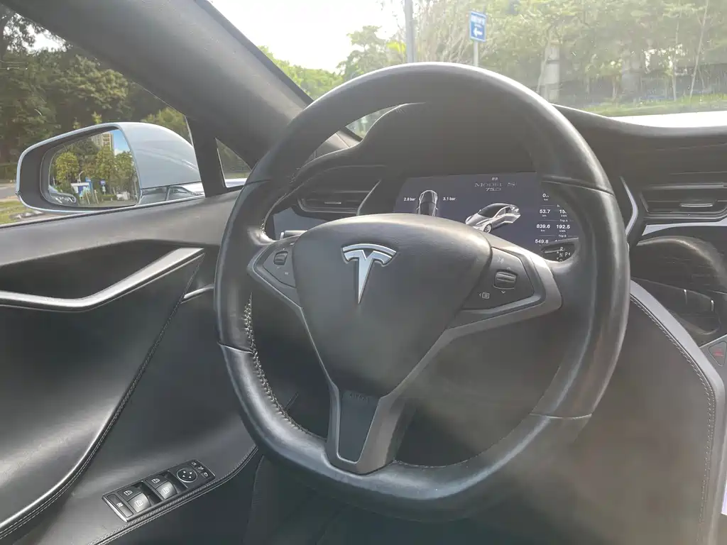 Tesla Model S — фото 20