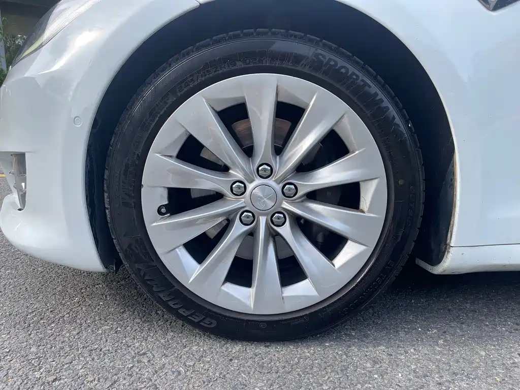 Tesla Model S — фото 10