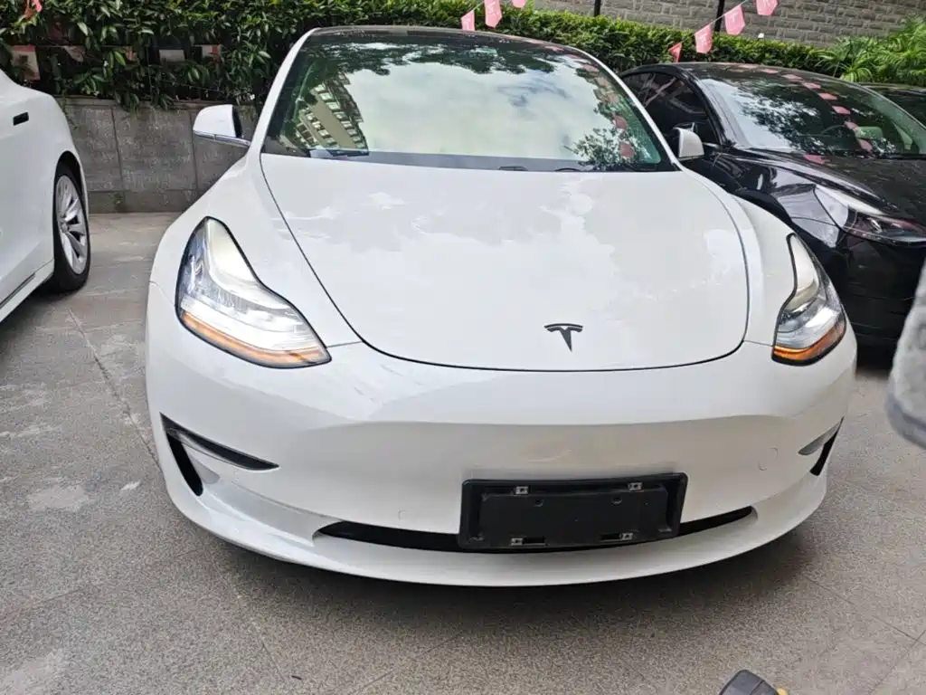 Tesla Model 3 — фото 3