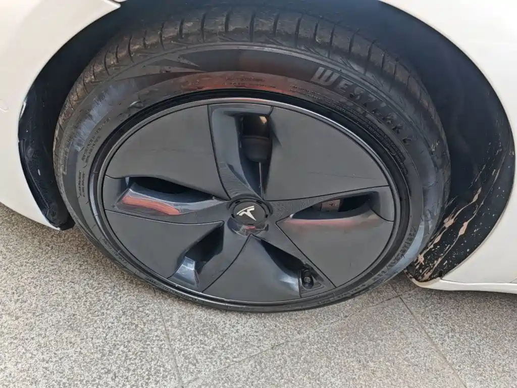 Tesla Model 3 — фото 23