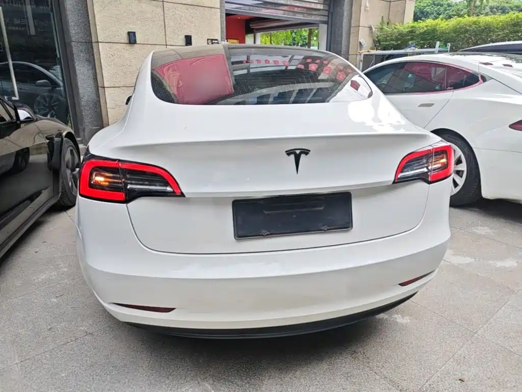 Tesla Model 3 — фото 6