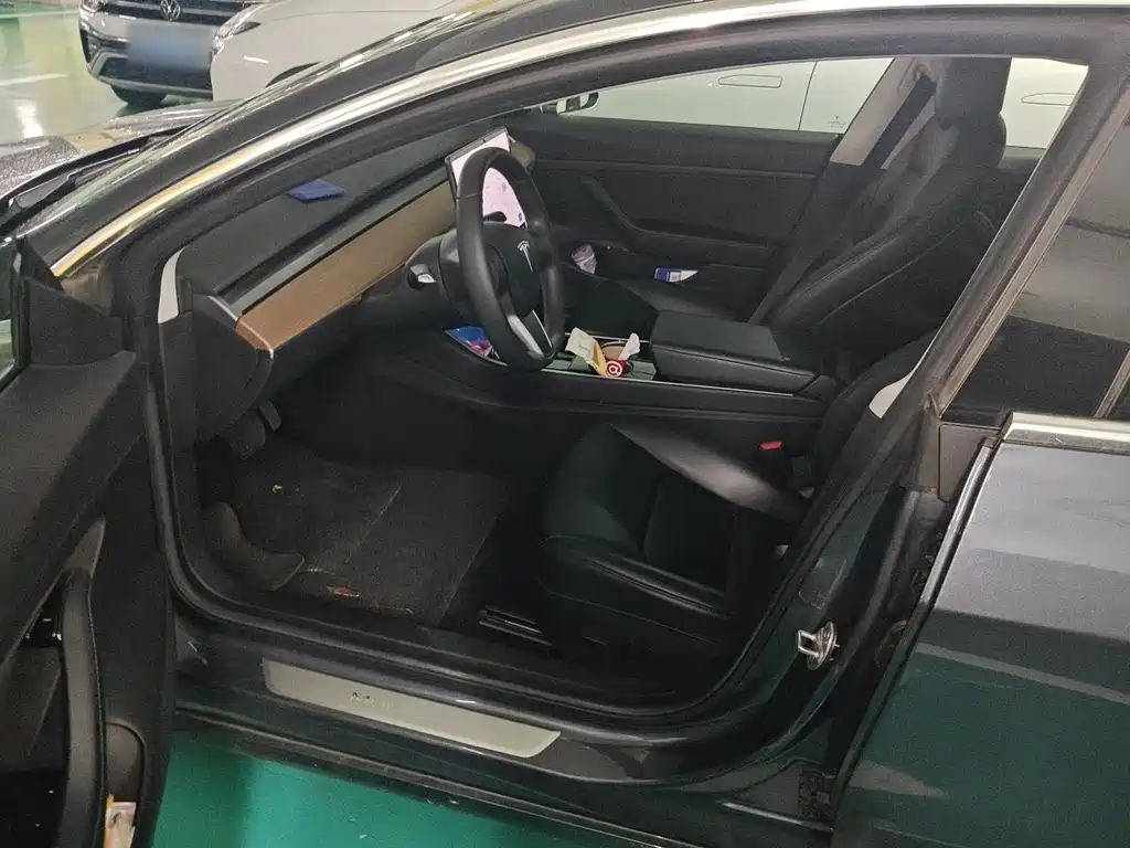 Tesla Model 3 — фото 4