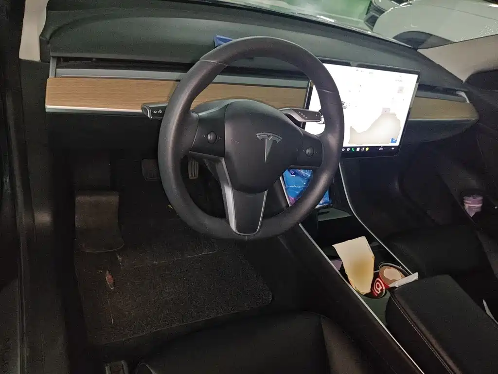 Tesla Model 3 — фото 6