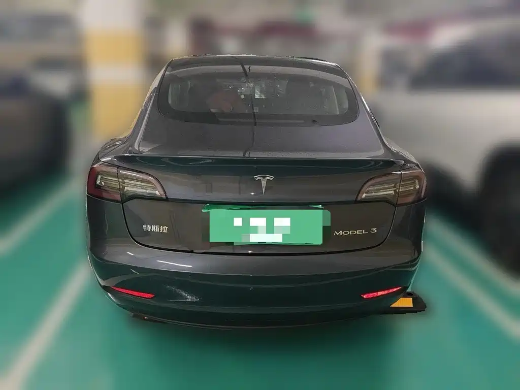 Tesla Model 3 — фото 9