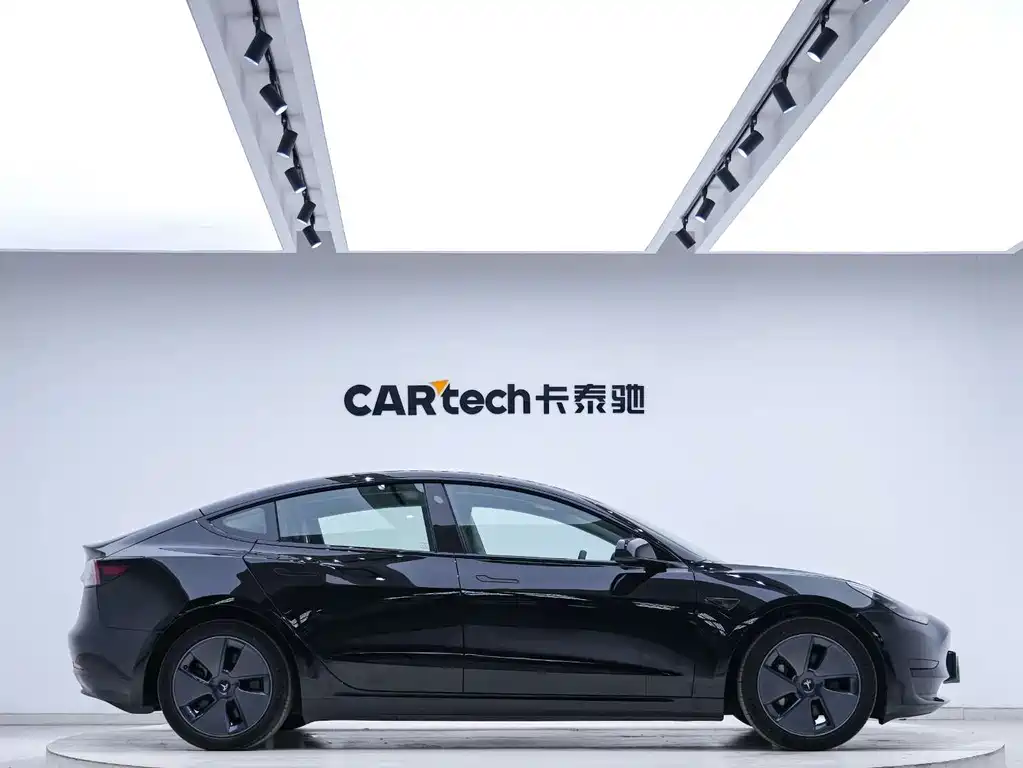 Tesla Model 3 — фото 2