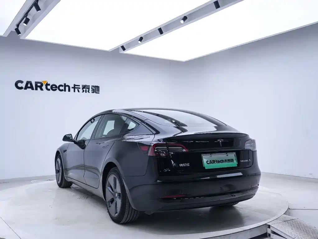 Tesla Model 3 — фото 13