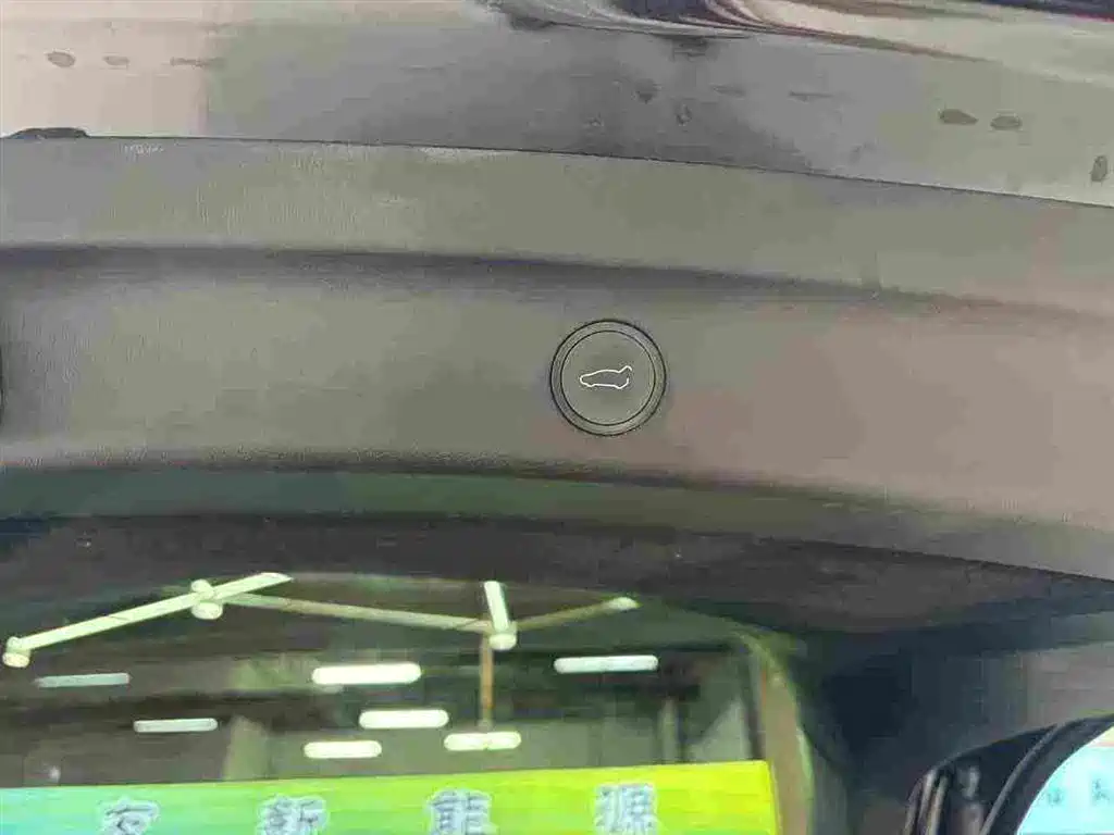 Tesla Model Y — фото 18