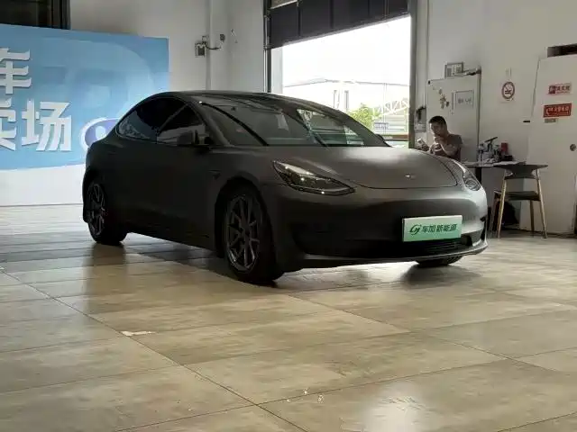 Tesla Model 3 — фото 3