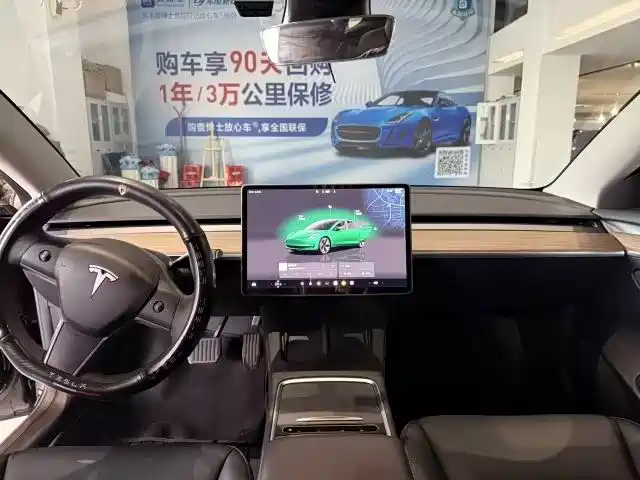 Tesla Model 3 — фото 9