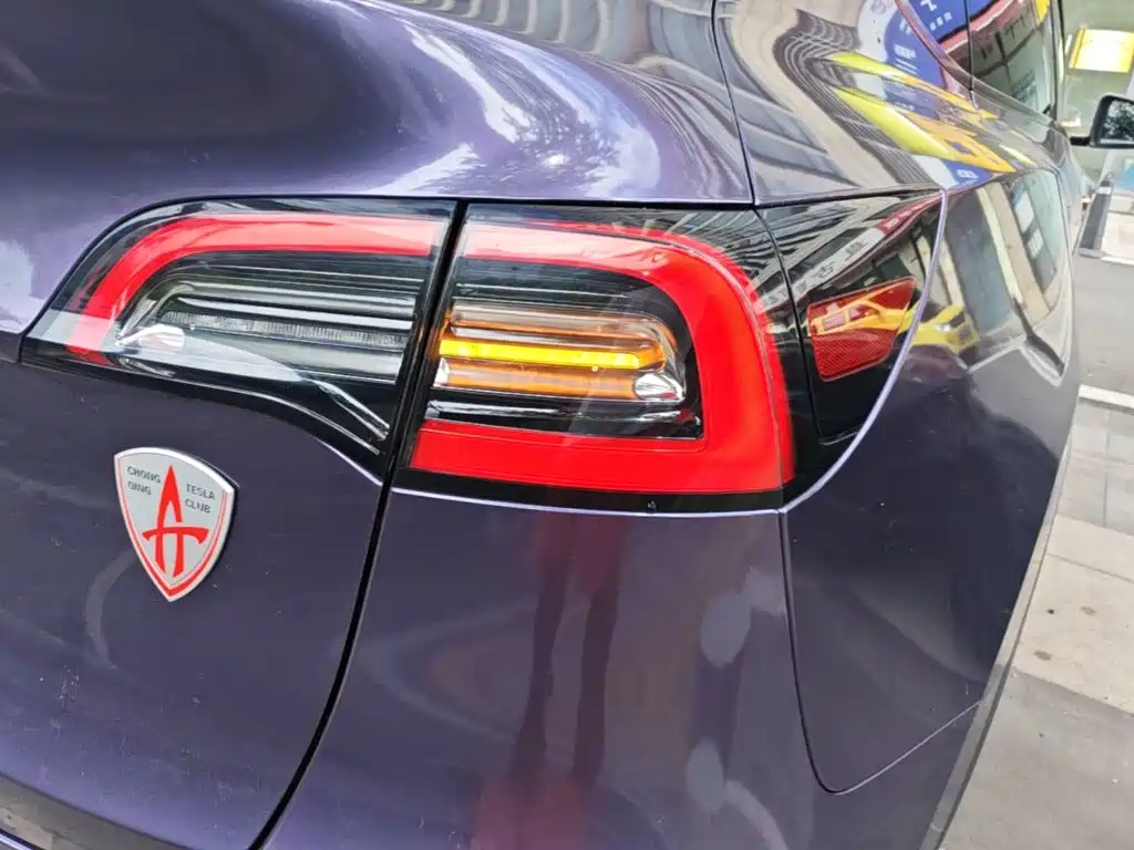 Tesla Model Y — фото 8
