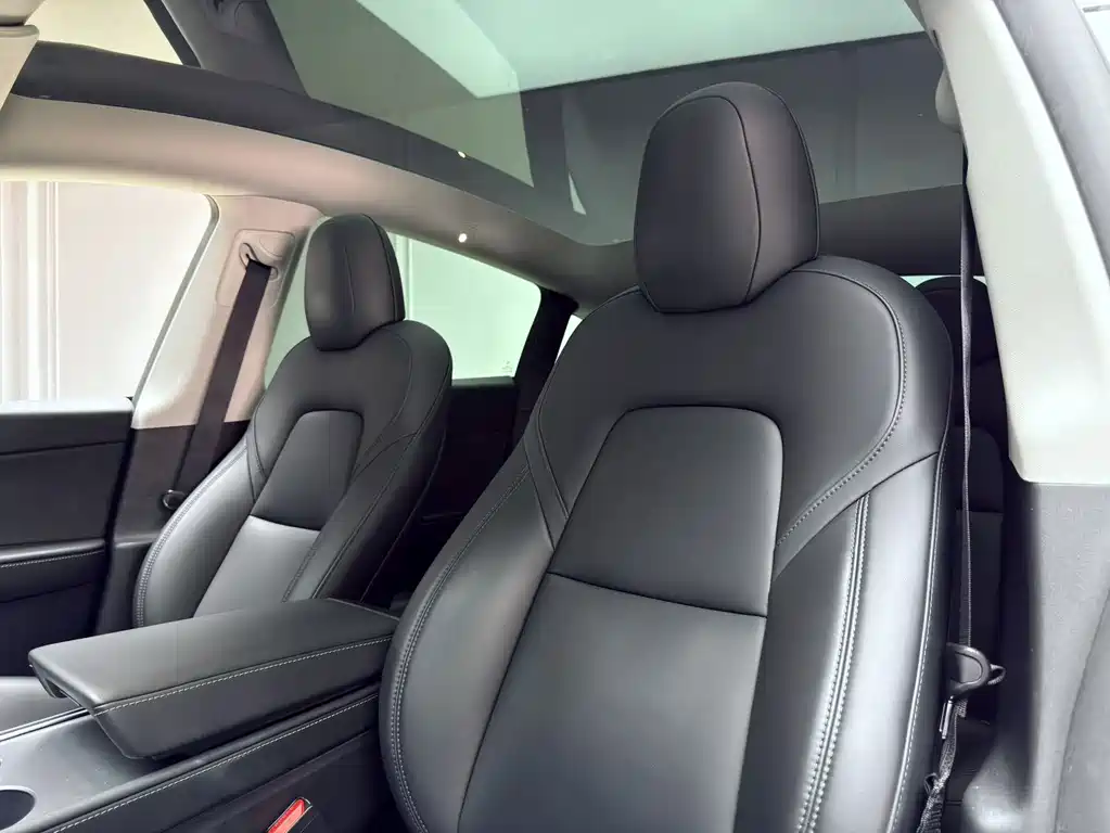 Tesla Model Y — фото 15