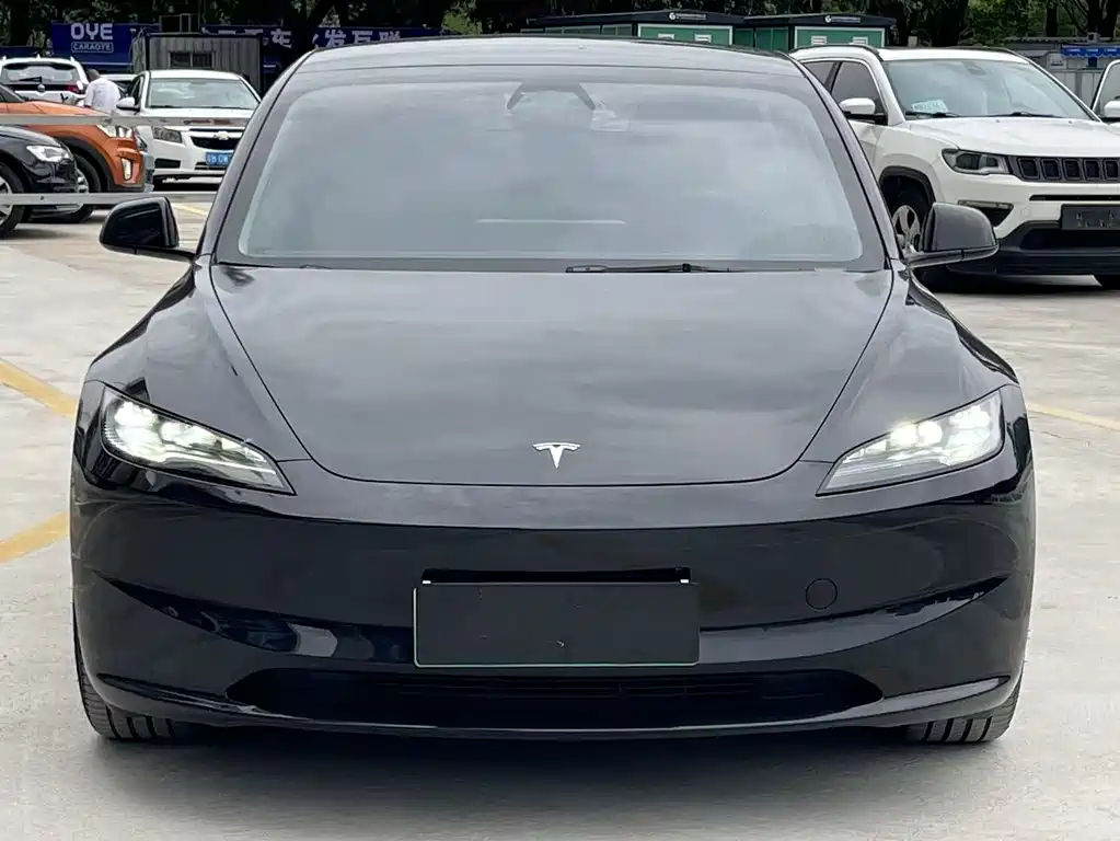 Tesla Model 3 — фото 2