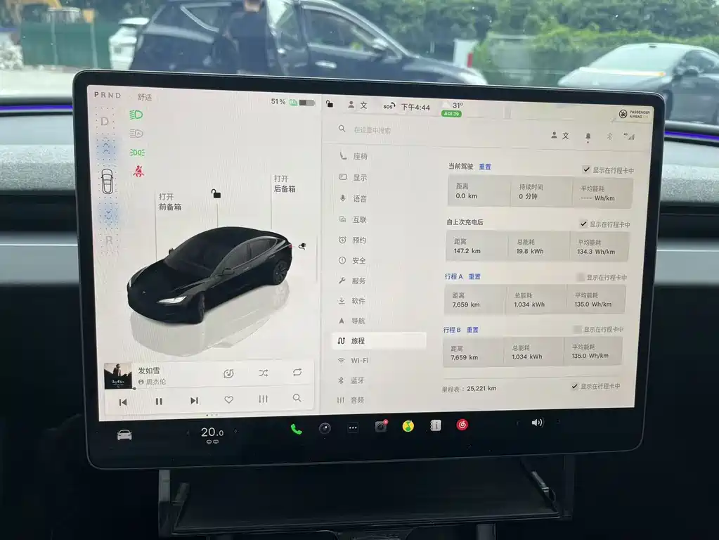 Tesla Model 3 — фото 4