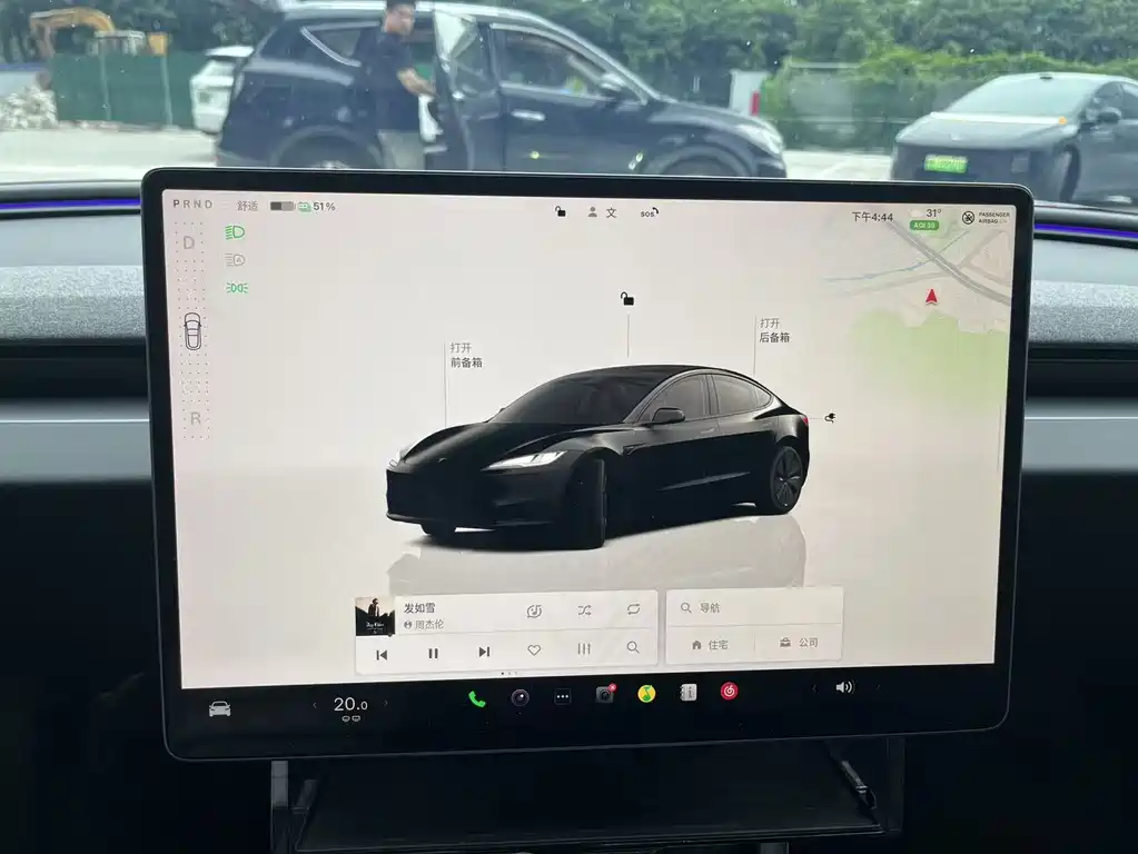 Tesla Model 3 — фото 5