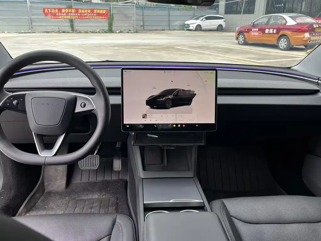 Tesla Model 3 — фото 8