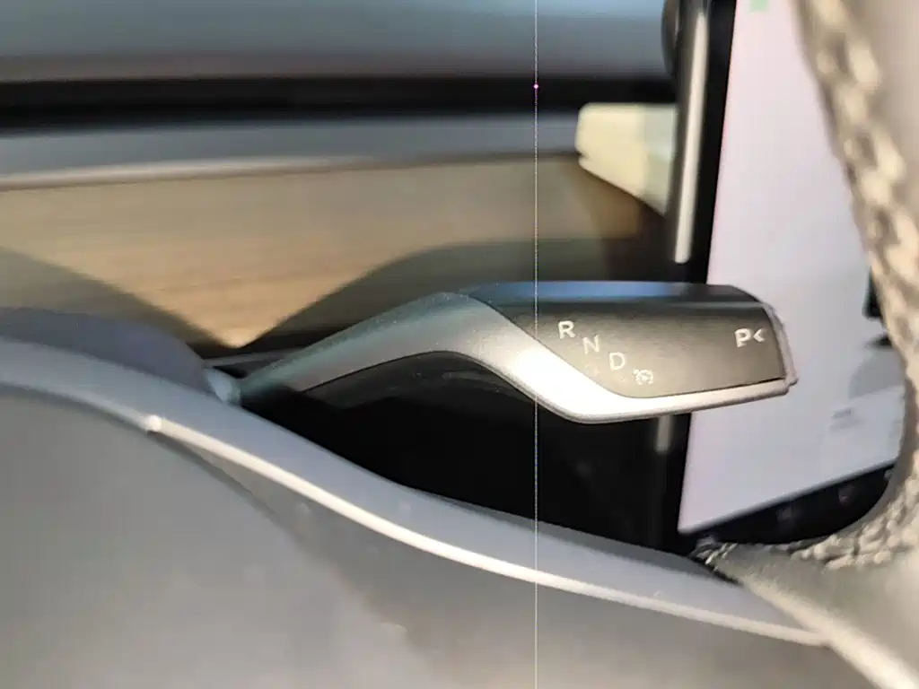 Tesla Model Y — фото 14