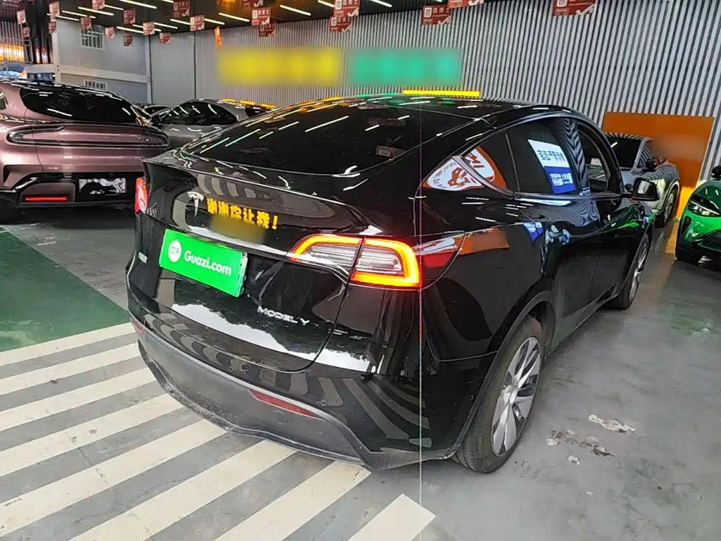 Tesla Model Y — фото 7