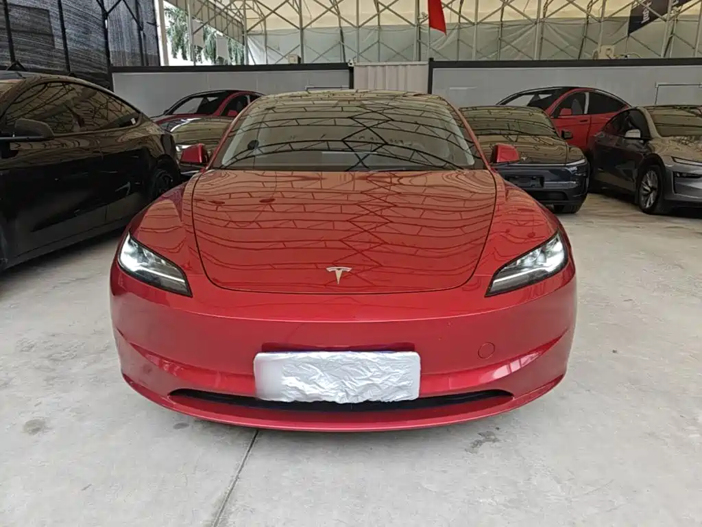 Tesla Model 3 — фото 3