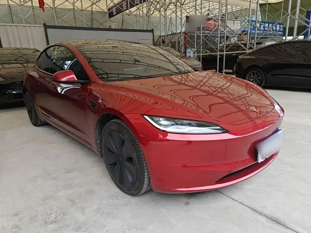 Tesla Model 3 — фото 4