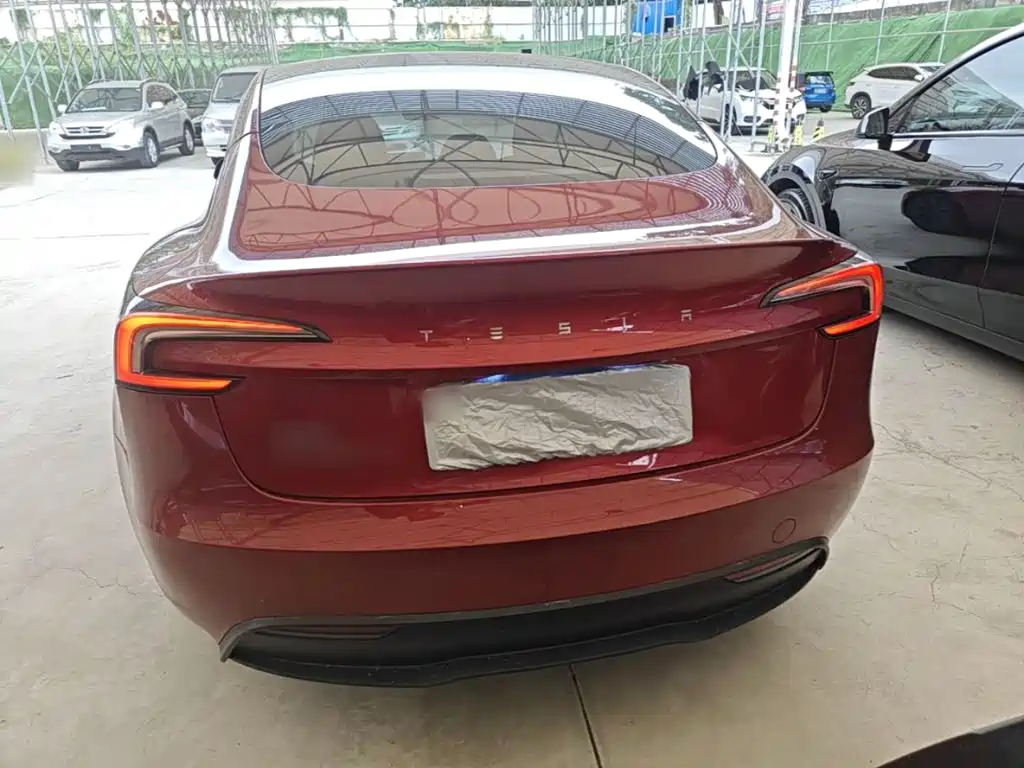 Tesla Model 3 — фото 6