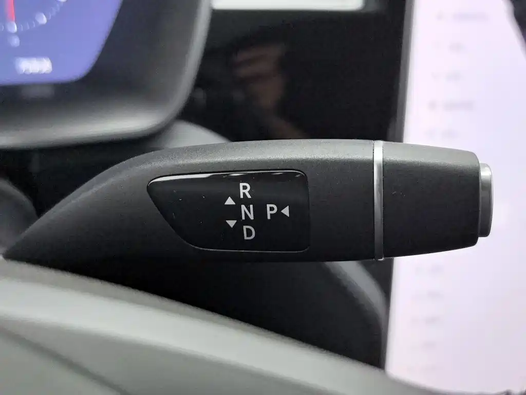 Tesla Model X — фото 13