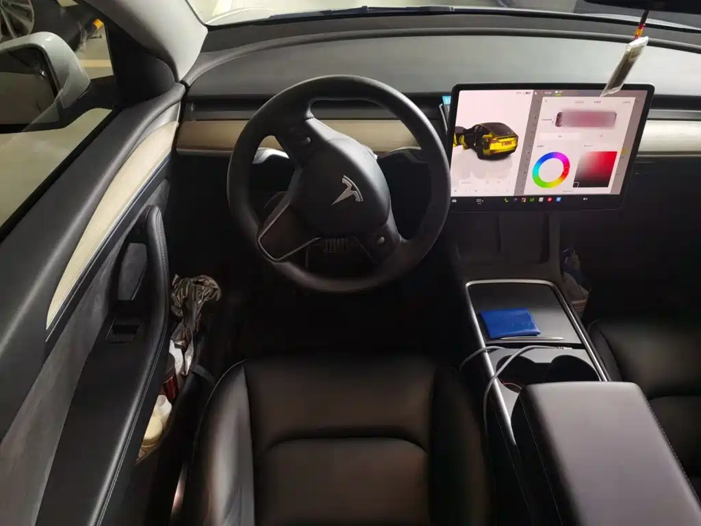 Tesla Model Y — фото 3