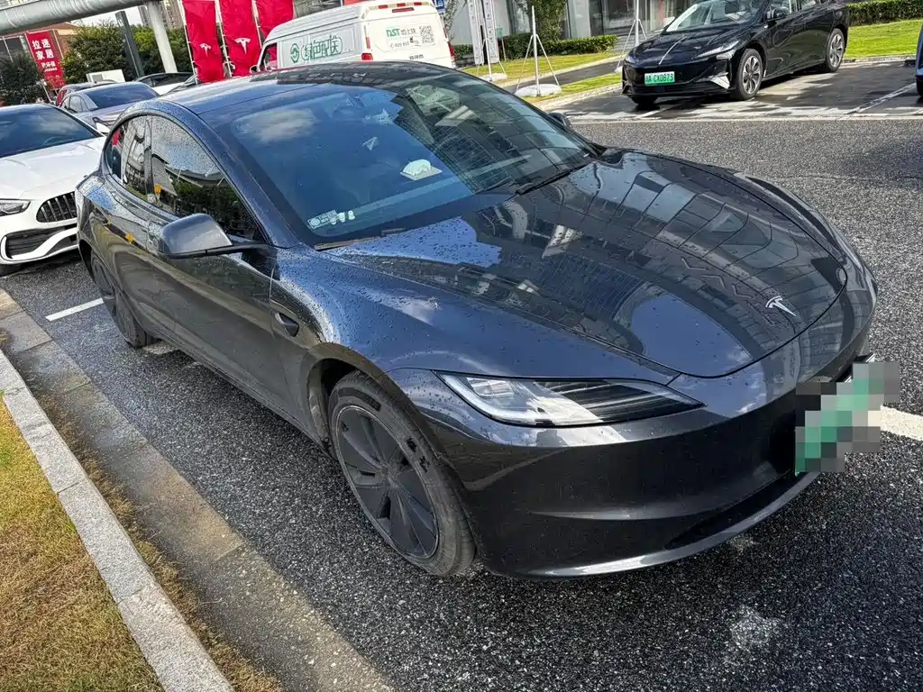Tesla Model 3 — фото 3