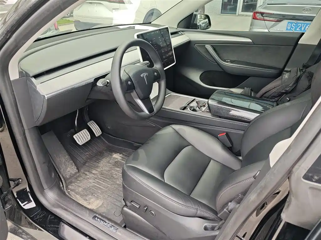 Tesla Model Y — фото 4